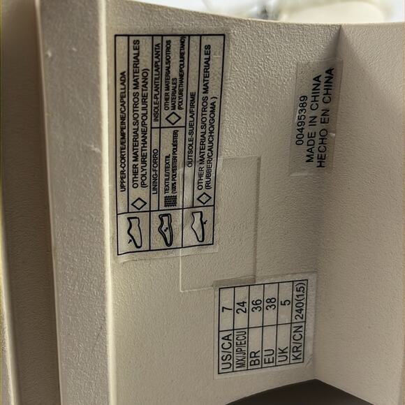 NWT Forever 21 Cream Faux Fur Bootie Size 7 - Picture 10 of 10